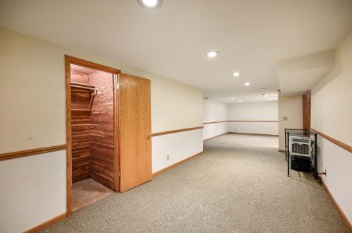 6855 Lk Dr, Milwaukee WI 53217-3622 exterior