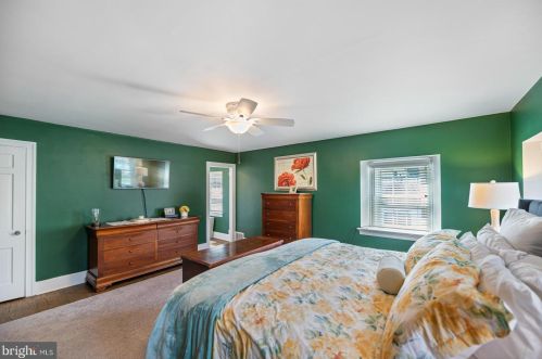 5 Lexington Ave, Pittsburgh PA 15215-3218 exterior