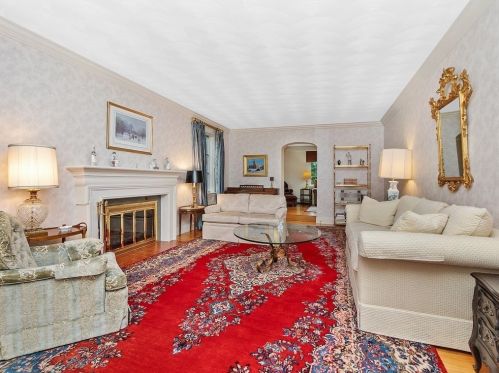 77 Montrose St, Newton MA 02458-2718 exterior