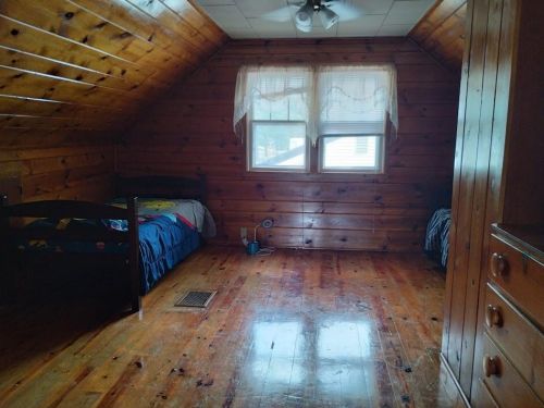 2476 Glenside Blvd, Meskegon MI 49441-3271 exterior