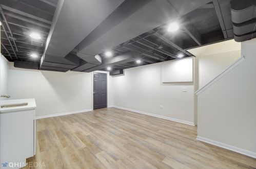 452 Adams St, Elmhurst IL  60126-4633 exterior