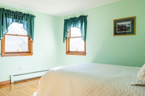 15 Hamel St, Chicopee MA 01020-1286 exterior