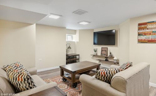 3057 Osceola Ave, Chicago IL 60707-1208 exterior