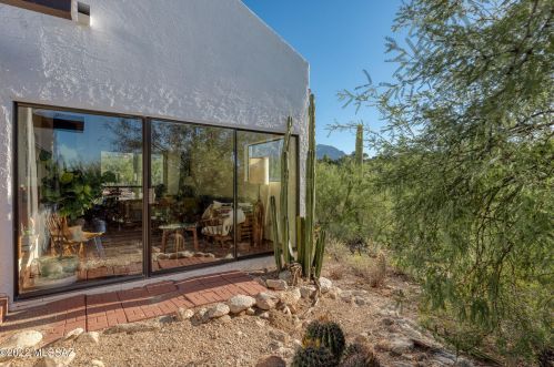 6715 Camino Padre Isidoro, Tucson AZ  85718-2037 exterior