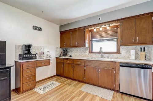 9438 Montana Ave, Milwaukee WI 53227-3324 exterior