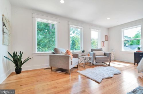 102 Ritchie Ave, Silver Spring MD  20910-5112 exterior