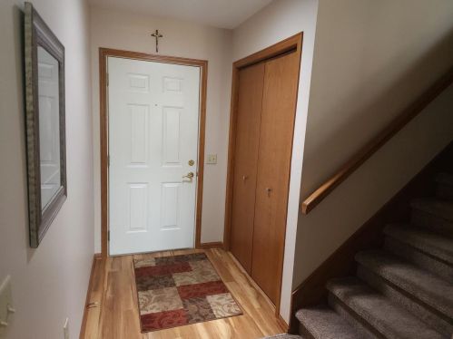 6029 Dell Dr, Madison, WI 53718-8201