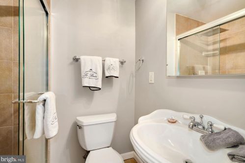 6406 Birchleigh, Alexandria VA 22315-3636 exterior