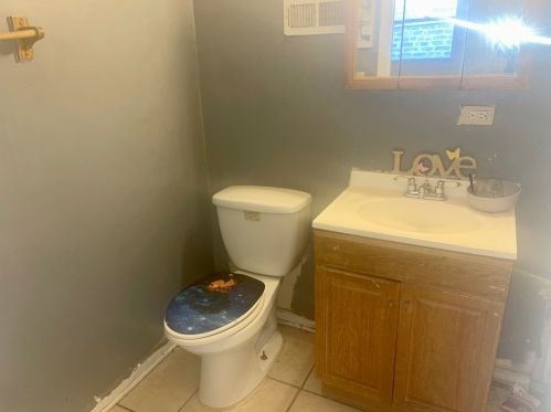 5608 Marshfield Ave, Chicago IL 60636-1218 exterior