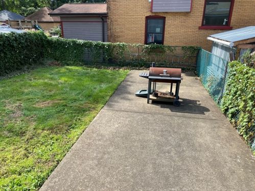 5704 Hampton St, Pittsburgh PA 15206-1618 exterior