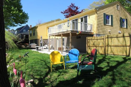 72 Cres St, Providence RI 02907-3237 exterior