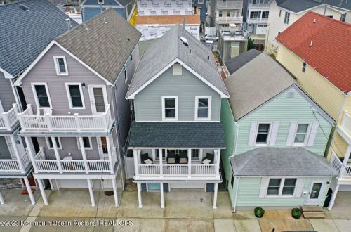 8 Church St, Locust NJ  07760-2104 exterior