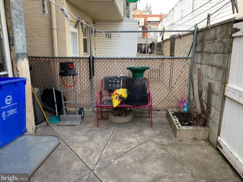 2125 Carlisle St, Philadelphia PA 19132-4018 exterior