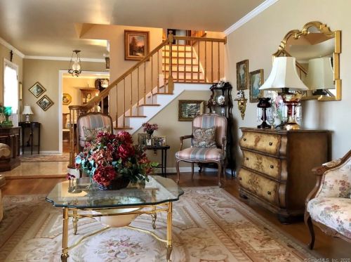 275 New Canaan Ave, Norwalk CT 06850-2620 exterior