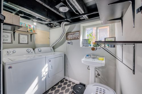 175 Pick Ave, Elmhurst IL 60126-3018 exterior