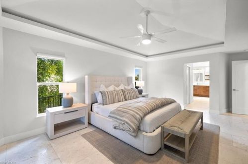 117 Sharwood Dr, Naples FL 34110-5724 exterior