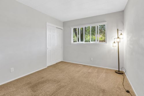 1380 Sunshine Dr, Concord CA 94520-4069 exterior