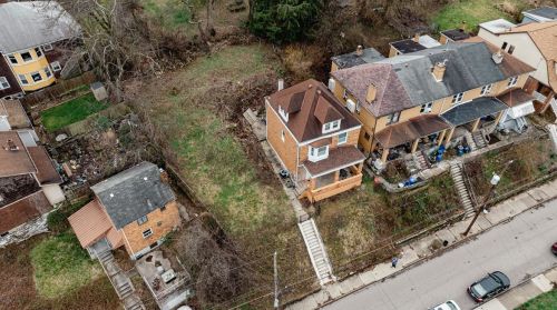 1044 Flemington St, Pittsburgh PA 15217-2638 exterior