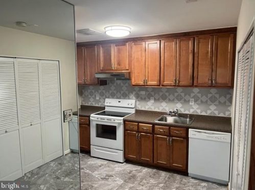 6323 Everglades Dr, Alexandria VA 22312-1113 exterior