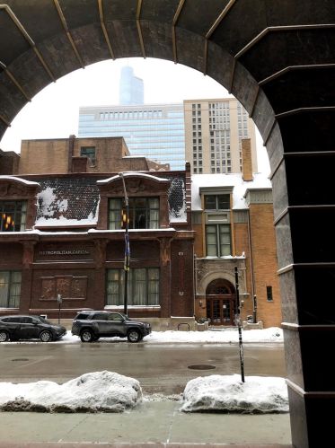 10 Ontario St, Chicago IL  60654-3809 exterior