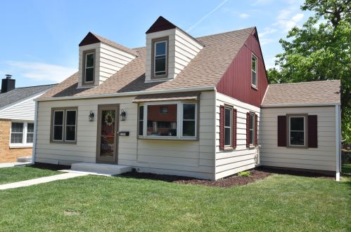 2322 74th St, Milwaukee, WI 53219-1839