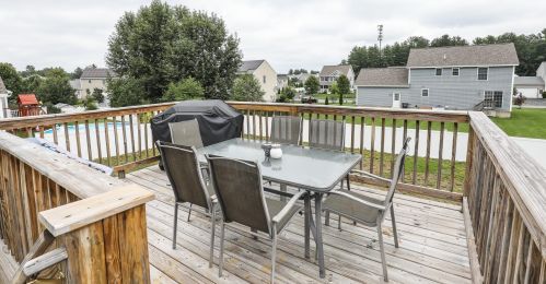 12 Ty Ln, Concord NH  03303-1049 exterior