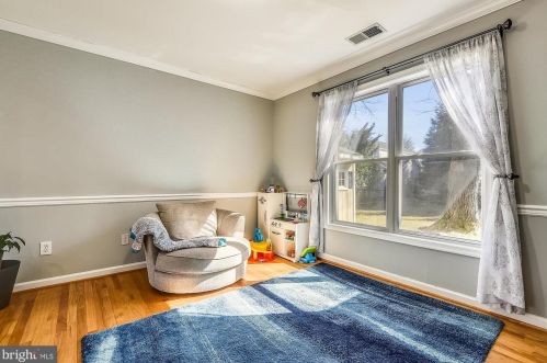 9104 Fls Chapel Way, Rockville MD 20854-2455 exterior