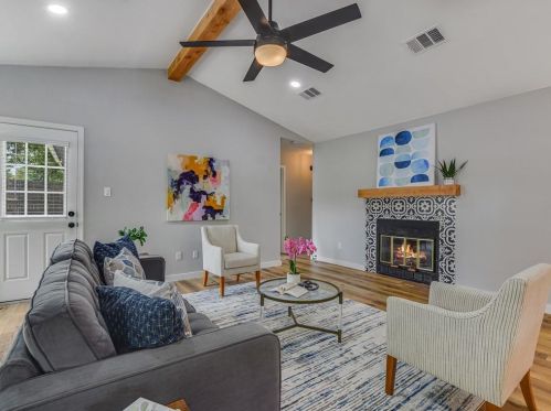 12900 Campos Dr, Austin TX  78727-7040 exterior