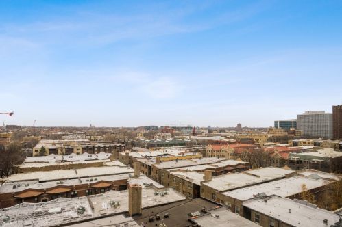 3500 Lake Shore Dr, Chicago IL  60657-1815 exterior