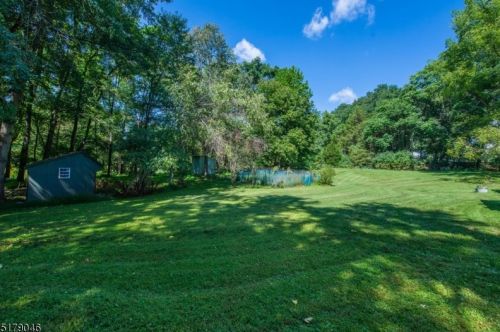 5 Cliffside Way, Andover NJ  07821-5042 exterior