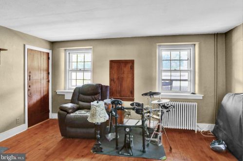 886 Vaughn Rd, Pottstown PA exterior