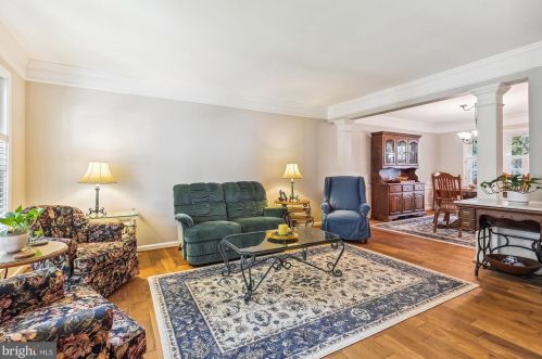 803 Catoctin Cir, Leesburg VA 20176-4951 exterior