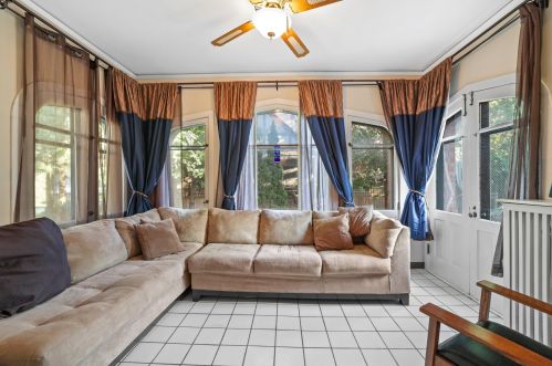 3019 Smt Ave, Milwaukee WI 53211-3463 exterior