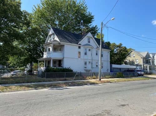 735 Belmont Ave, Springfield MA 01108-1637 exterior