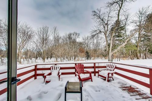 1975 Betty Jane Ct, Saint Paul, MN 55109-4105