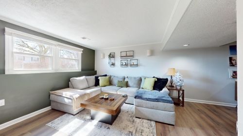 613 Meade Dr, Moon Twp PA  15108-9668 exterior