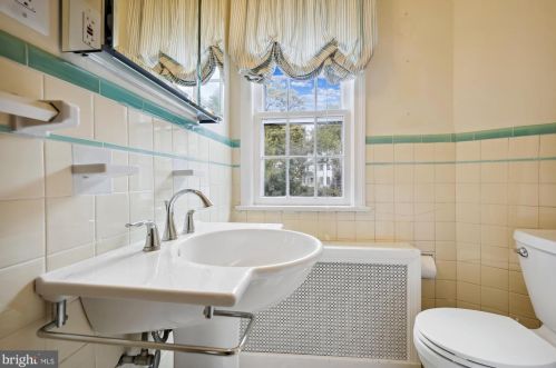 312 Alexandria Ave, Alexandria VA 22301-3036 exterior