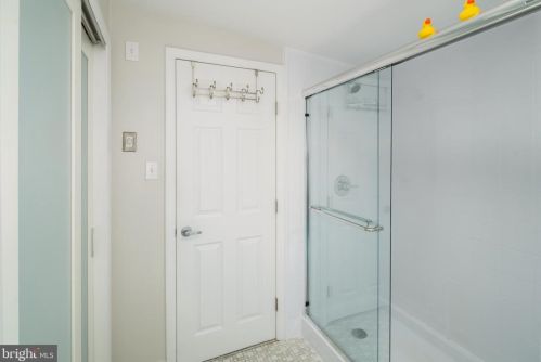 807 18 St, Philadelphia PA 19130-1502 exterior