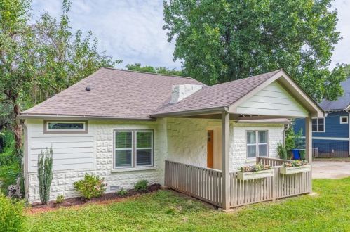 1812 Braeburn Cir, Atlanta, GA 30316-2218