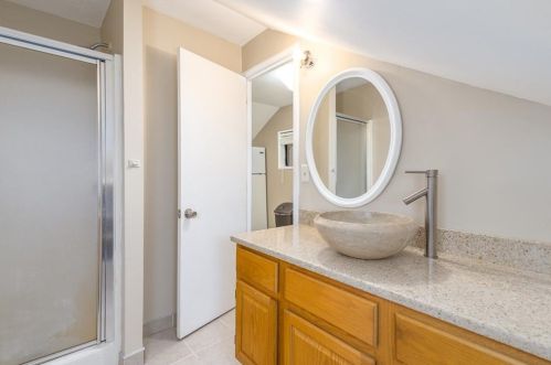 9 Ashby St, Providence RI 02919-6604 exterior