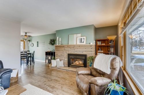 5239 Main St, Maple Plain MN 55359-9695 exterior