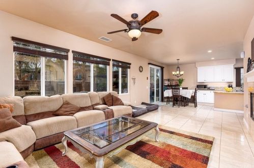 291 Monument Dr, Perris CA 92570-9063 exterior