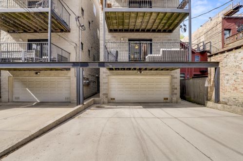 939 Montana St, Chicago IL  60614-2453 exterior