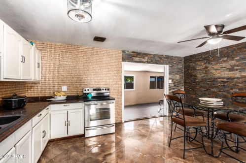 6821 Coronado Rd, Phoenix AZ 85008-3723 exterior