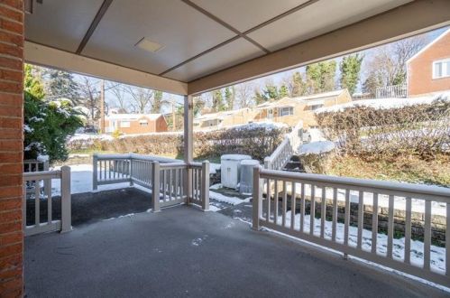 1714 Arnold St, Pittsburgh PA 15205-3504 exterior