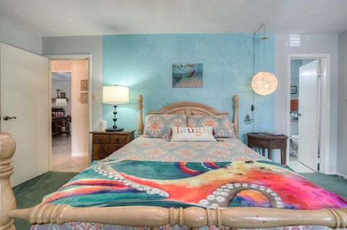 1800 Lk Dr, Huntsville TX exterior