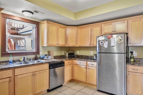 422 Baldwin St, Madison WI 53703-1746 exterior