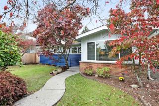 1706 46th Ave, Seattle, WA 98116-1915