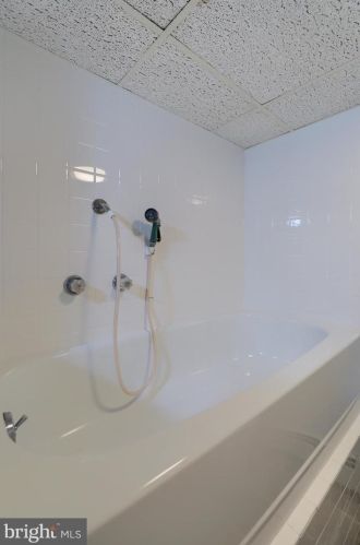 830 Imperial Dr, Lancaster PA 17601-2015 exterior