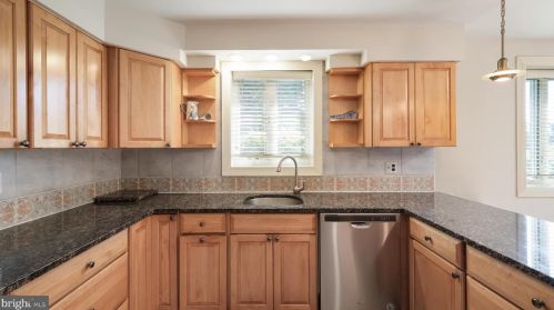 1078 Corn Crib Dr, Huntingdon Valley PA 19006-3306 exterior